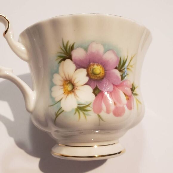 Royal Albert Bone China England Flower of the Month Cosmos 1970 - Picture 7 of 9